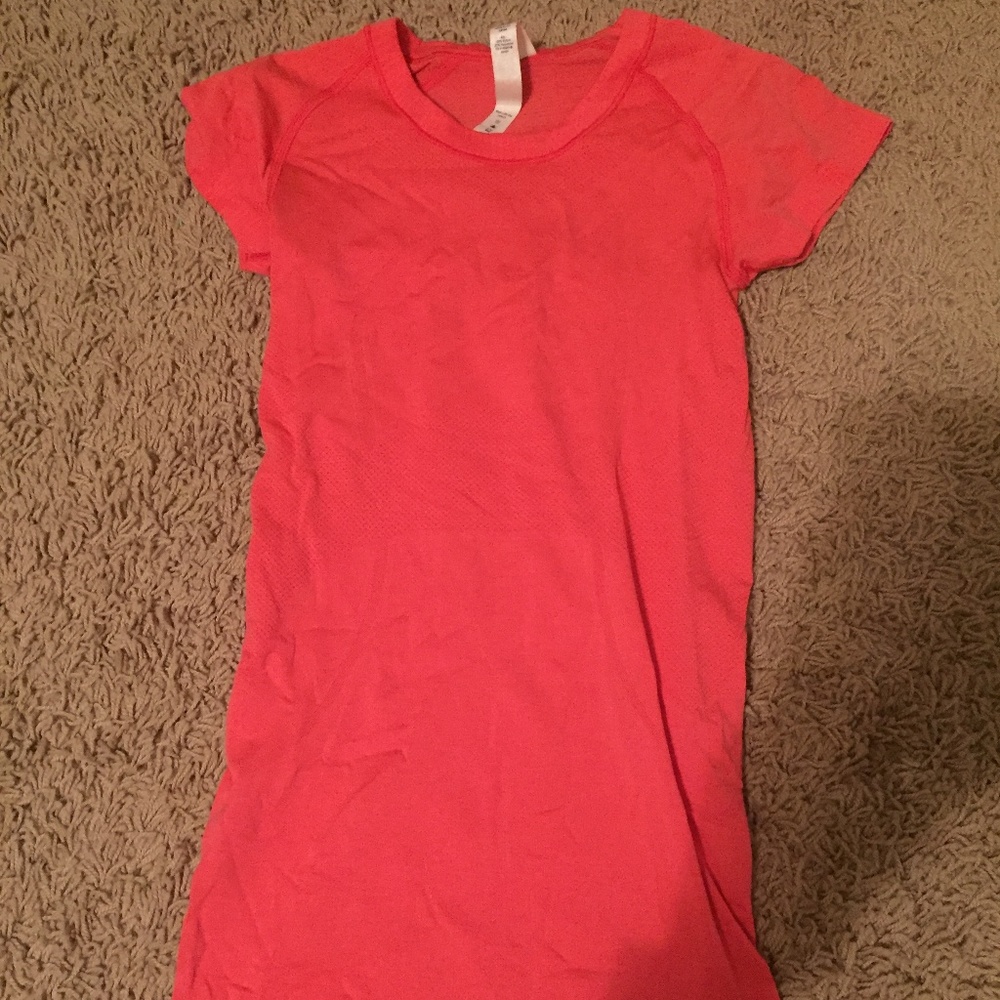 Lululemon swiftly tech shirt NWOT